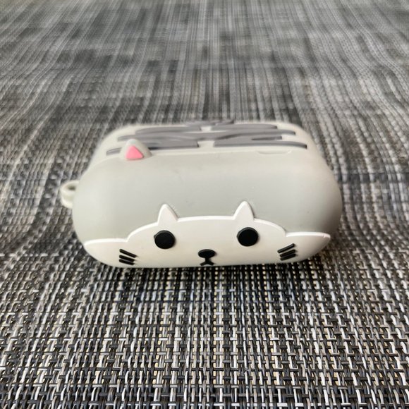 Airpods Pro 1st Gen Silicone Case (Cat) - Picture 1 of 4